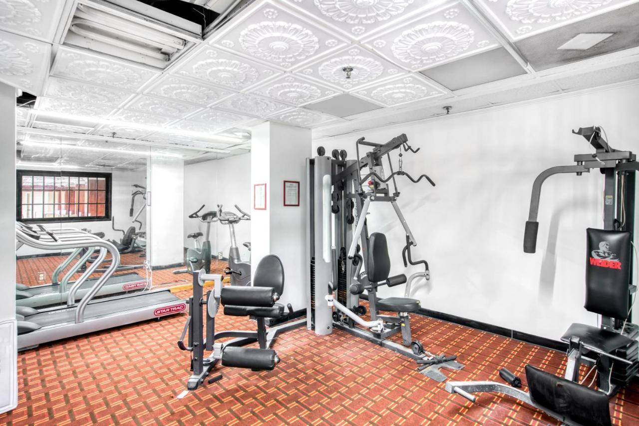 Отель Oyo Townhouse Houston George Bush Intercontinental Экстерьер фото