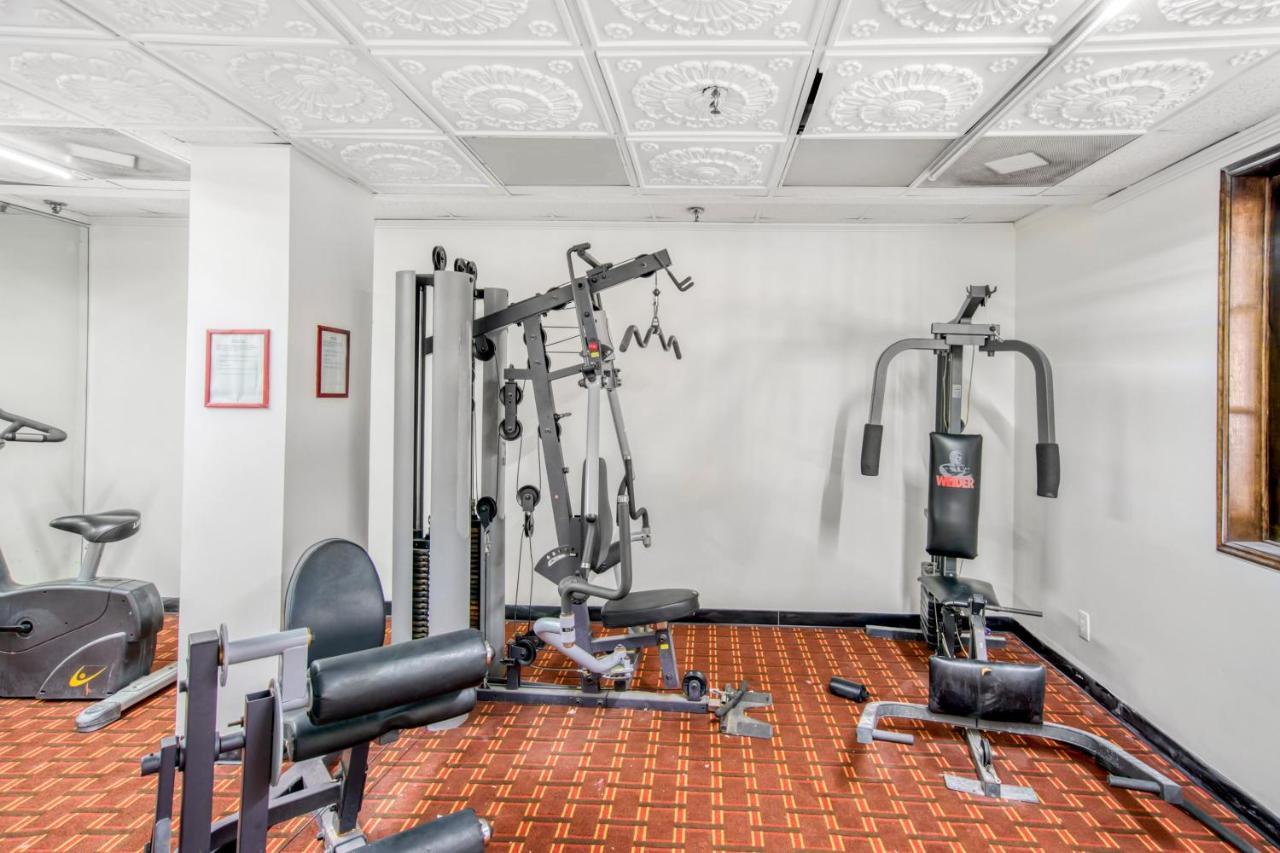 Отель Oyo Townhouse Houston George Bush Intercontinental Экстерьер фото