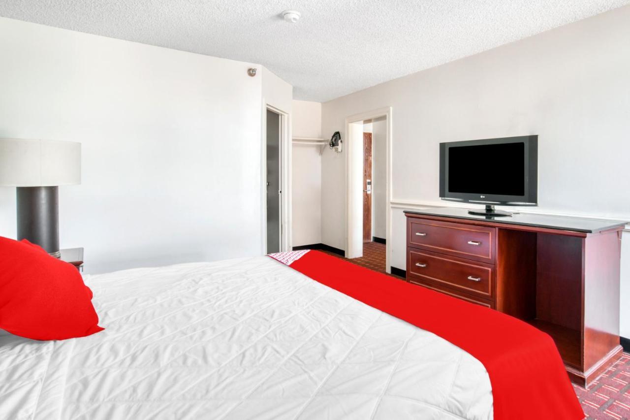 Отель Oyo Townhouse Houston George Bush Intercontinental Экстерьер фото