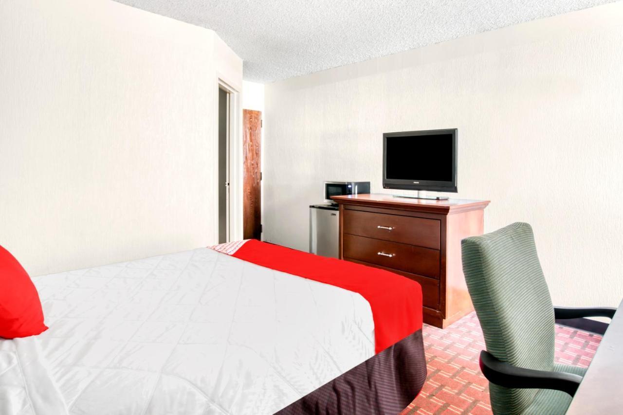 Отель Oyo Townhouse Houston George Bush Intercontinental Экстерьер фото
