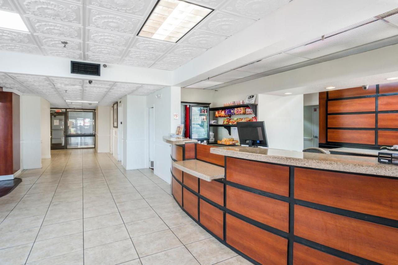Отель Oyo Townhouse Houston George Bush Intercontinental Экстерьер фото