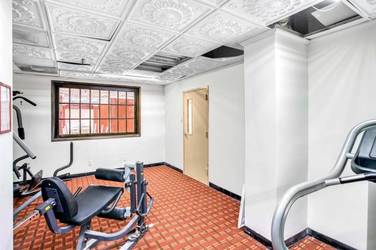 Отель Oyo Townhouse Houston George Bush Intercontinental Экстерьер фото