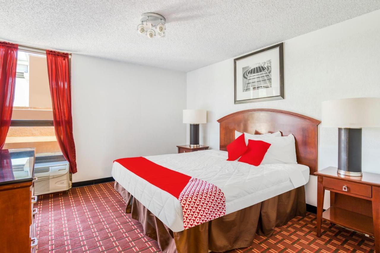 Отель Oyo Townhouse Houston George Bush Intercontinental Экстерьер фото