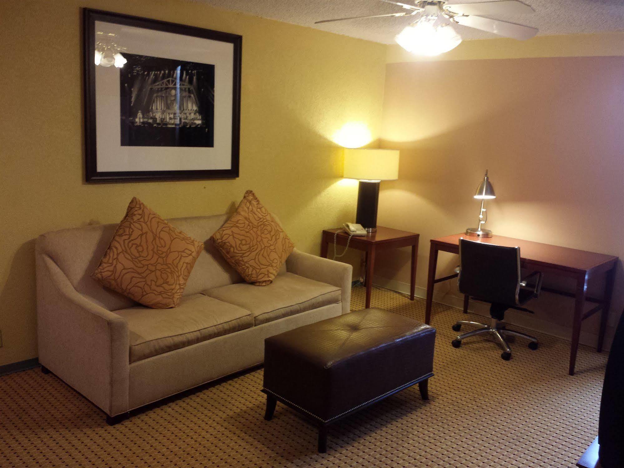 Отель Oyo Townhouse Houston George Bush Intercontinental Экстерьер фото