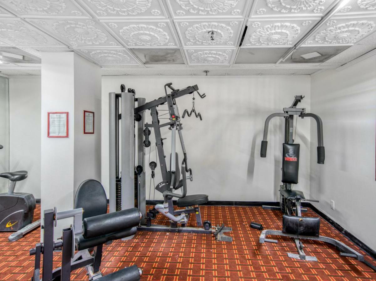 Отель Oyo Townhouse Houston George Bush Intercontinental Экстерьер фото