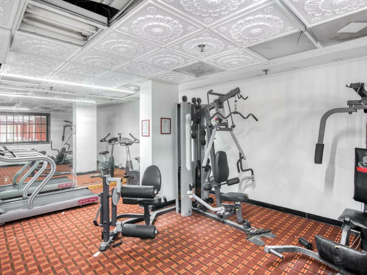 Отель Oyo Townhouse Houston George Bush Intercontinental Экстерьер фото