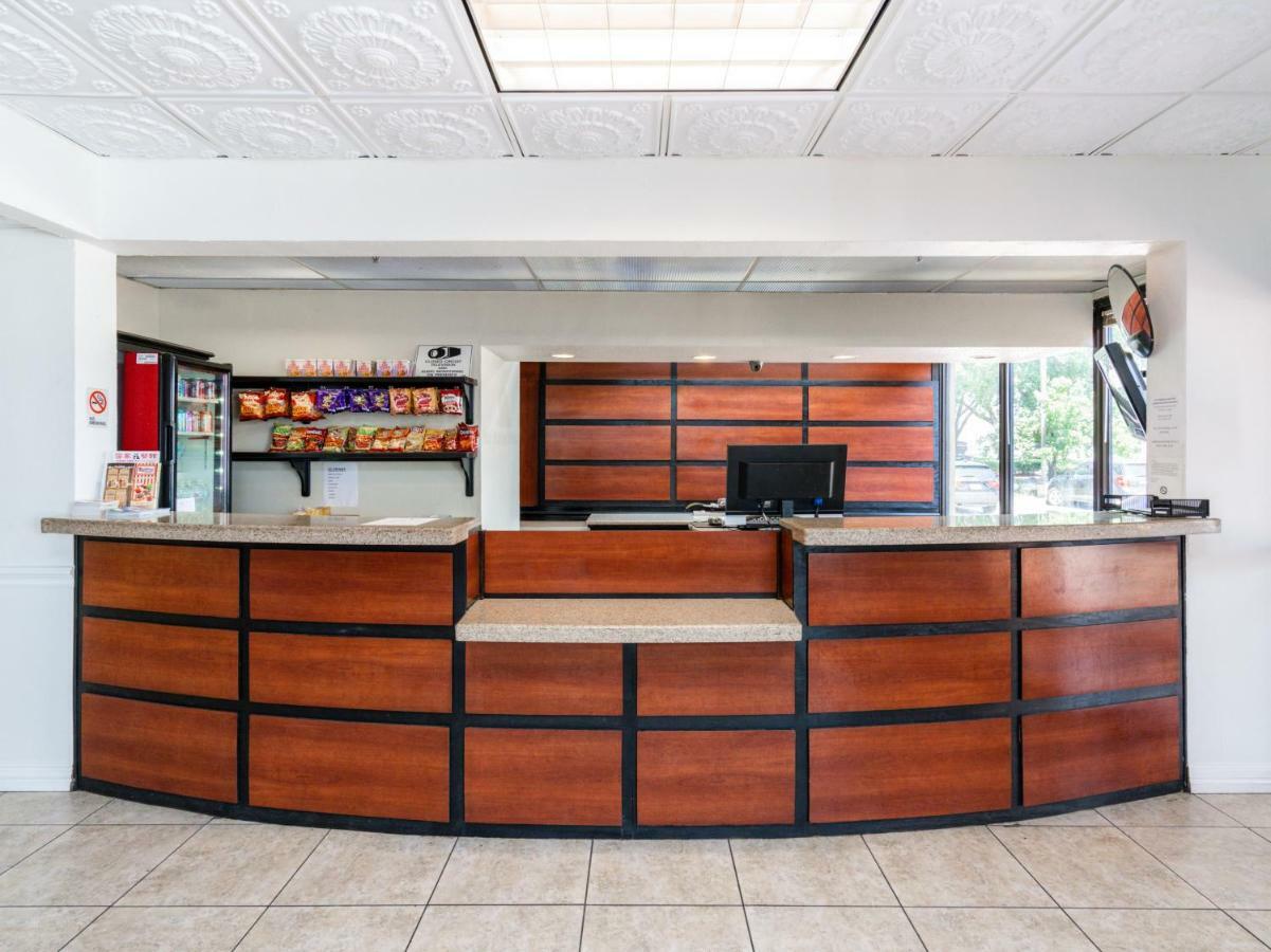 Отель Oyo Townhouse Houston George Bush Intercontinental Экстерьер фото