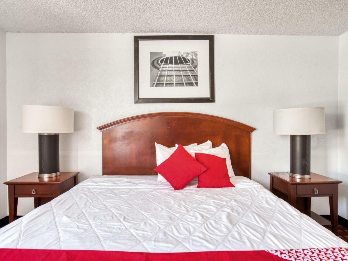 Отель Oyo Townhouse Houston George Bush Intercontinental Экстерьер фото