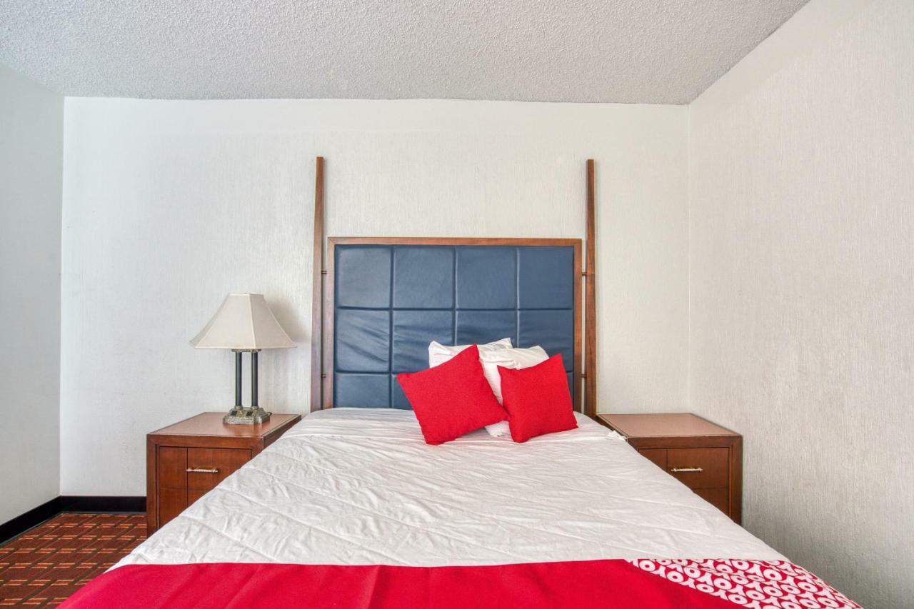 Отель Oyo Townhouse Houston George Bush Intercontinental Экстерьер фото