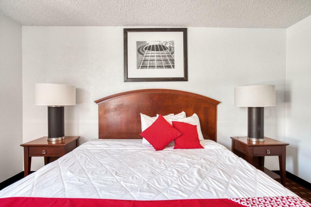 Отель Oyo Townhouse Houston George Bush Intercontinental Экстерьер фото