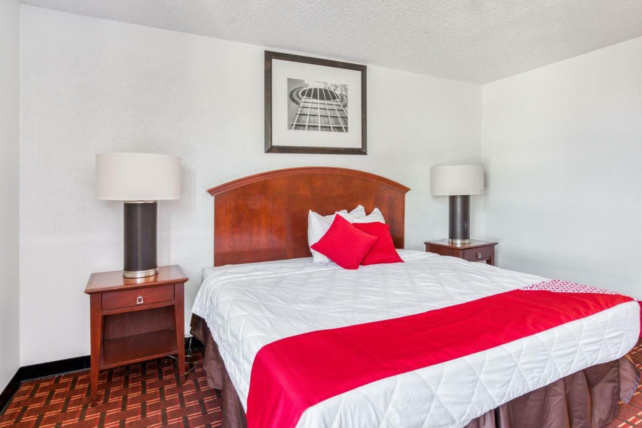 Отель Oyo Townhouse Houston George Bush Intercontinental Экстерьер фото